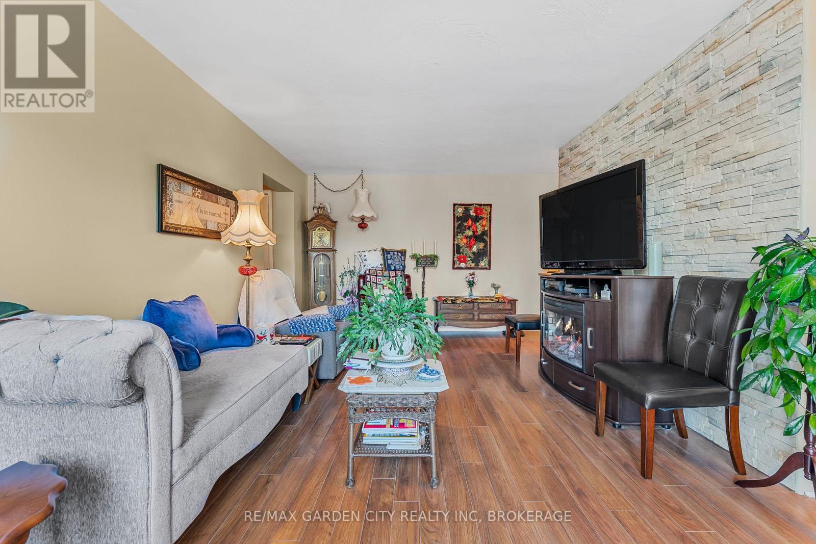 301 - 485 Thorold Road, Welland, Ontario  L3C 3X1 - Photo 14 - X12305306