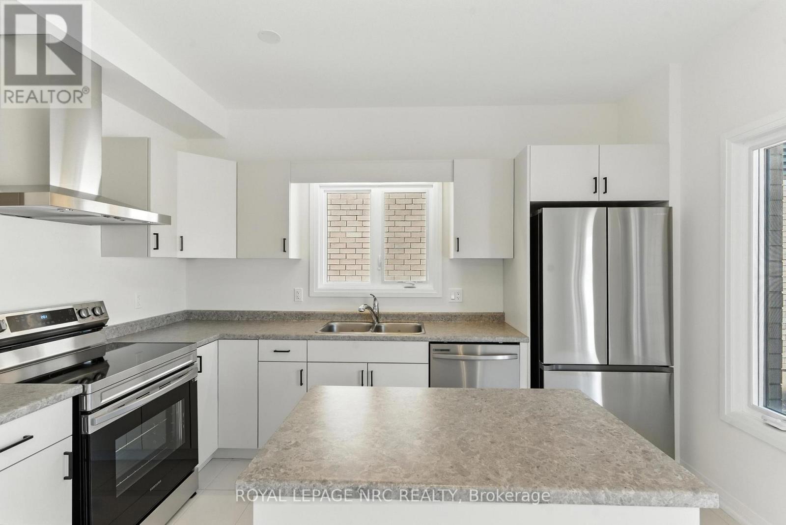 1022 Kraft Road N, Fort Erie, Ontario  L2A 4M4 - Photo 6 - X12305333