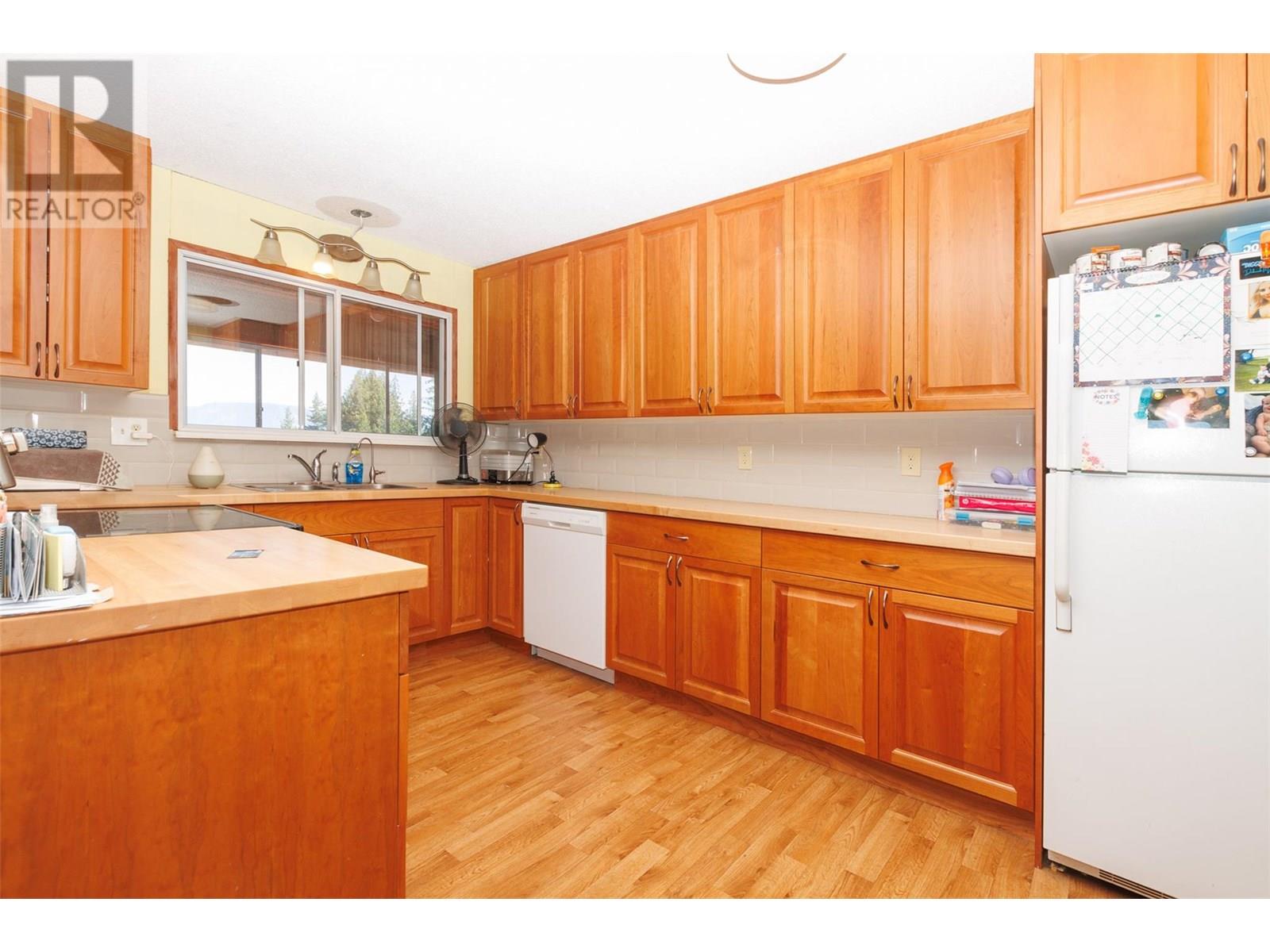 Property at 4900 45 Street image 1