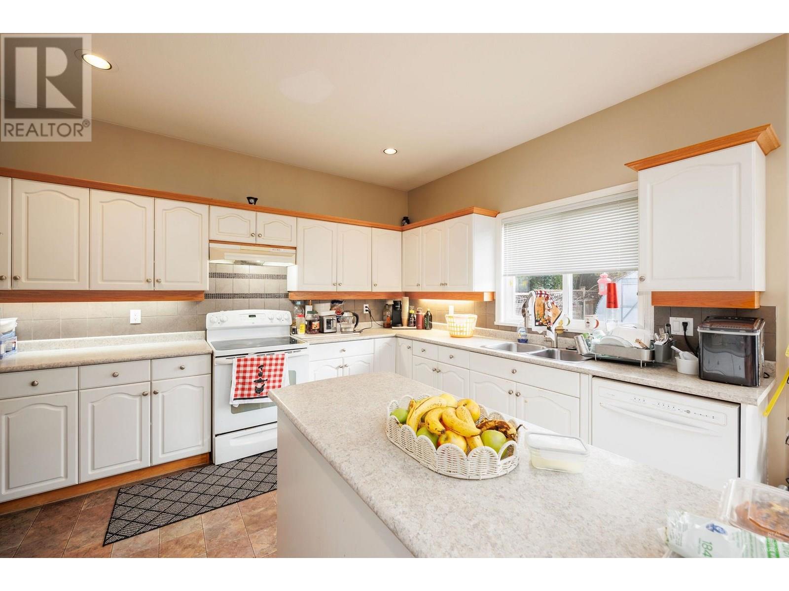 12166 201b Street, Maple Ridge, British Columbia  V2X 3J8 - Photo 11 - R3030406
