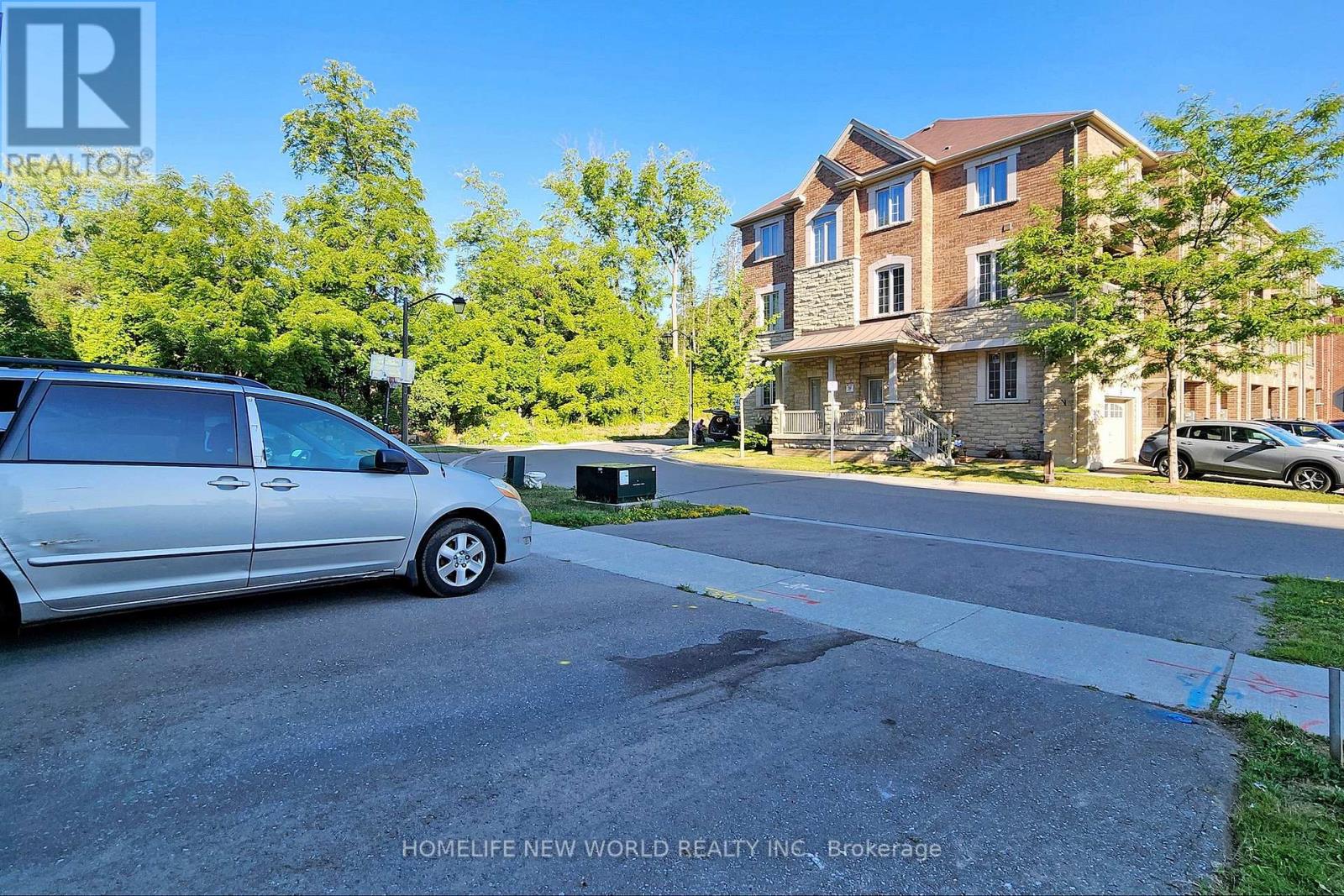 Property at 40 BATTISTA PERRI DRIVE image 3