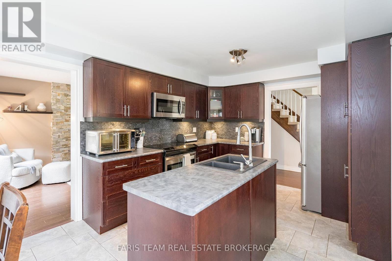 142 Livingstone Street W, Barrie, Ontario  L4N 7J5 - Photo 5 - S12305184