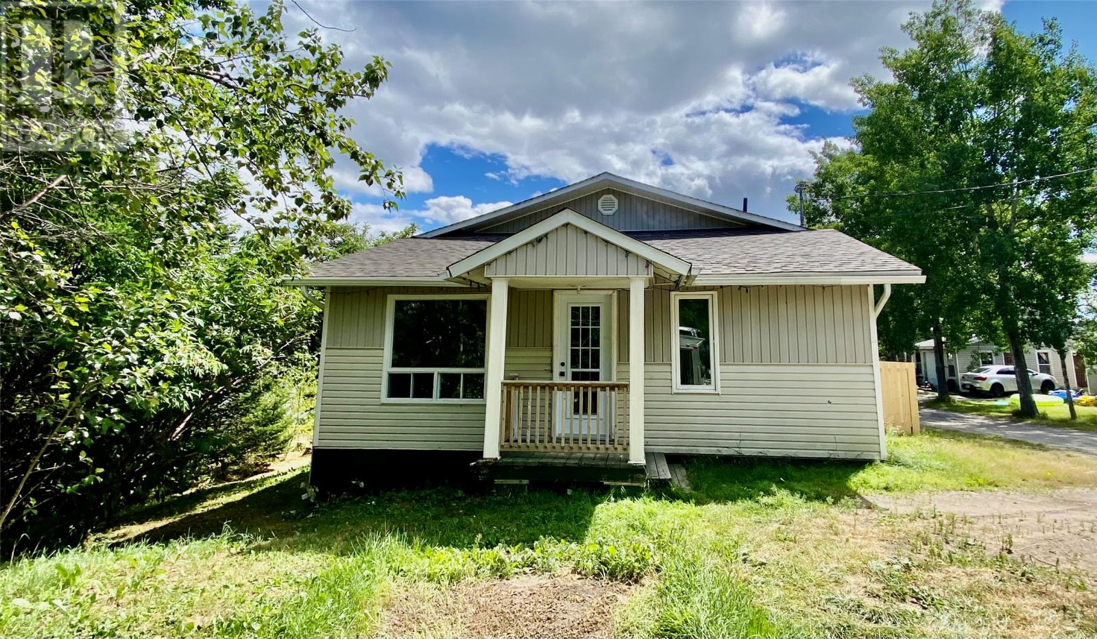 86 Main Street N, Glovertown, Newfoundland & Labrador