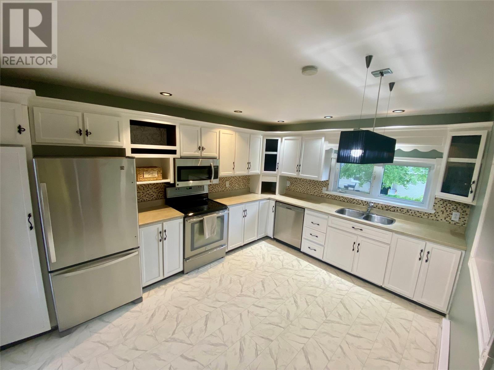 86 Main Street N, Glovertown, Newfoundland & Labrador  A0G 2L0 - Photo 10 - 1288301
