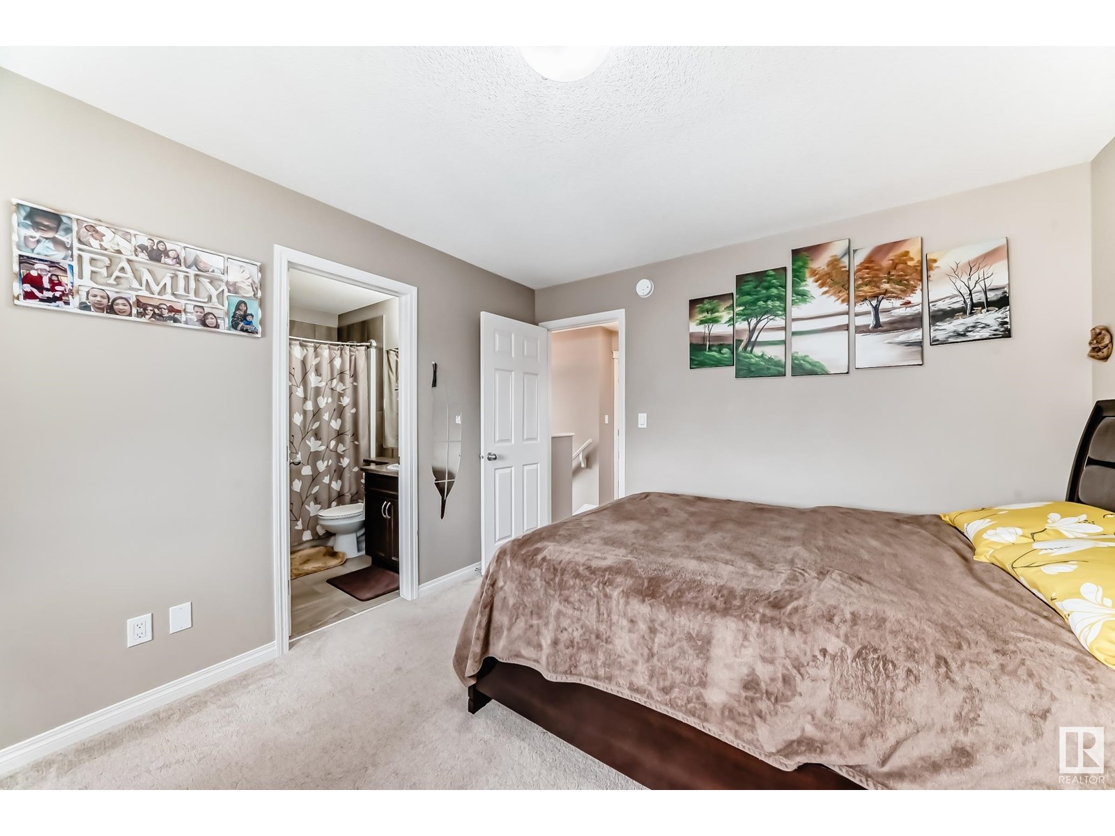 Property at 5212 21 AV SW image 2