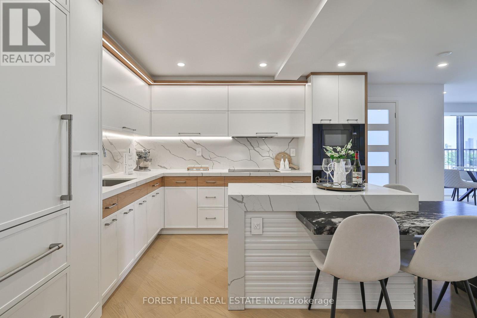 808 - 447 Walmer Road, Toronto, Ontario  M5P 2X9 - Photo 12 - C12305259