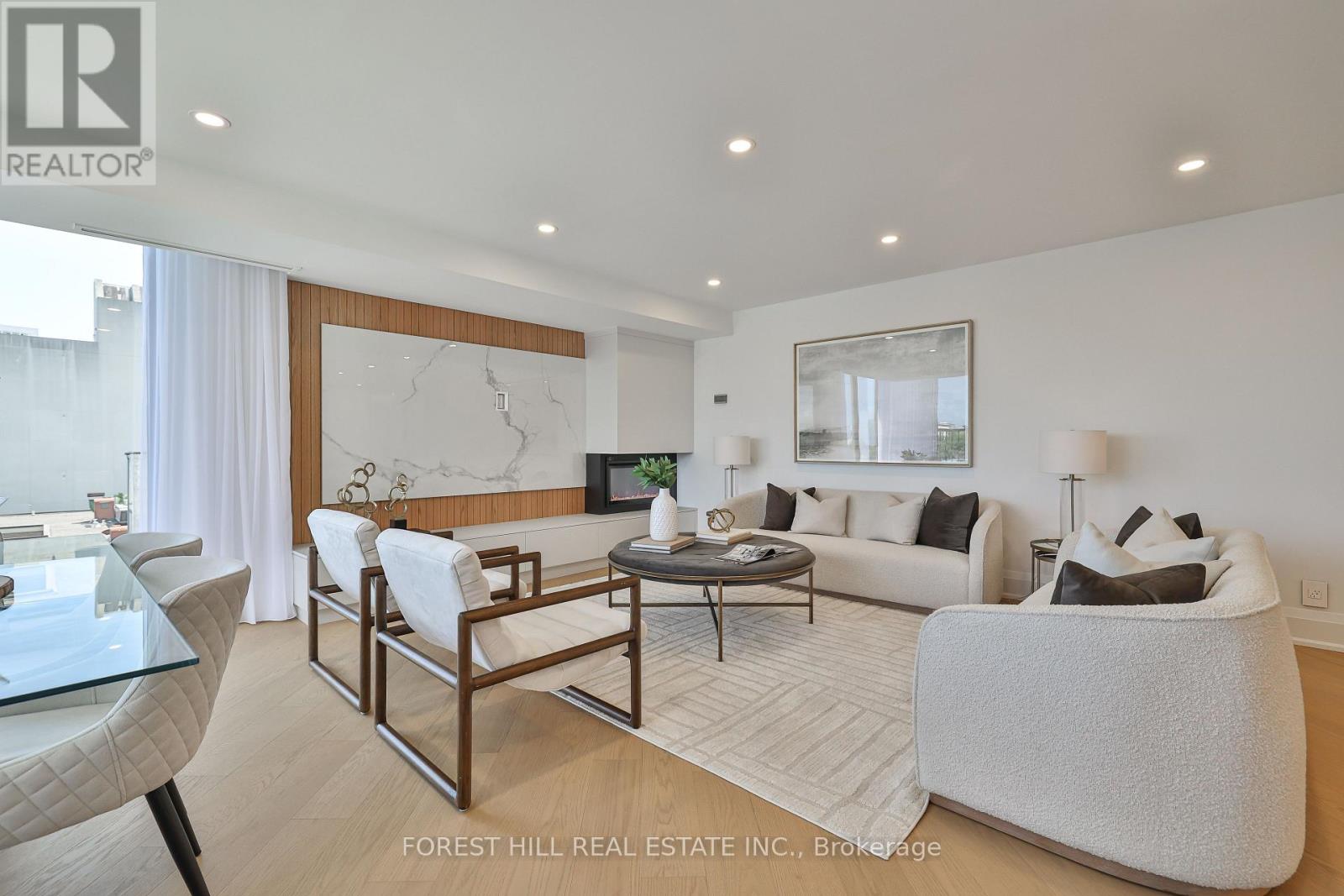 808 - 447 Walmer Road, Toronto, Ontario  M5P 2X9 - Photo 4 - C12305259