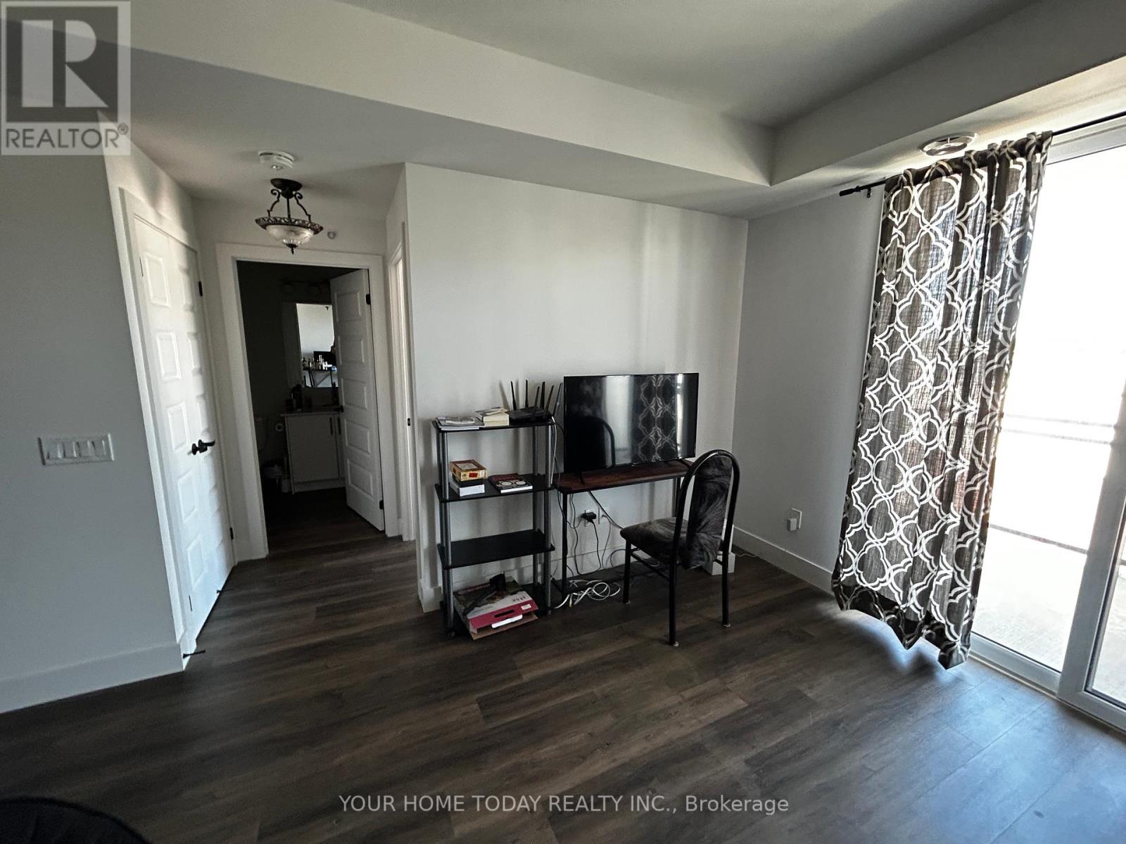 503 - 103 Roger Street, Waterloo, Ontario  N2J 0G2 - Photo 11 - X12305203