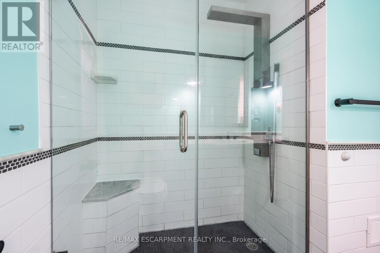 60 Inverness Avenue W, Hamilton (Southam), Ontario  L9C 1A4 - Photo 42 - X12305214