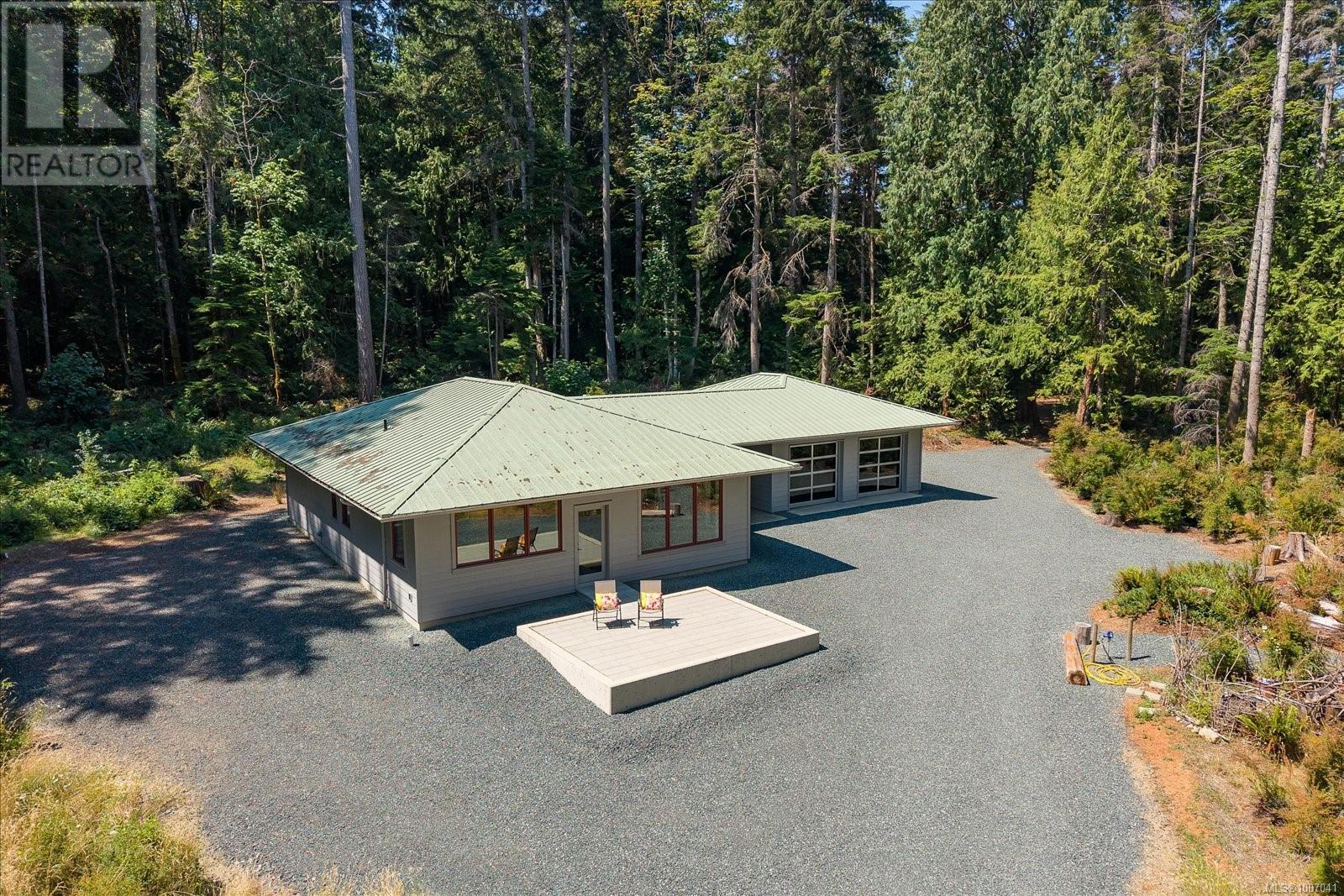 6208 Island Hwy W, Qualicum Beach, British Columbia  V9K 2E3 - Photo 1 - 1007041