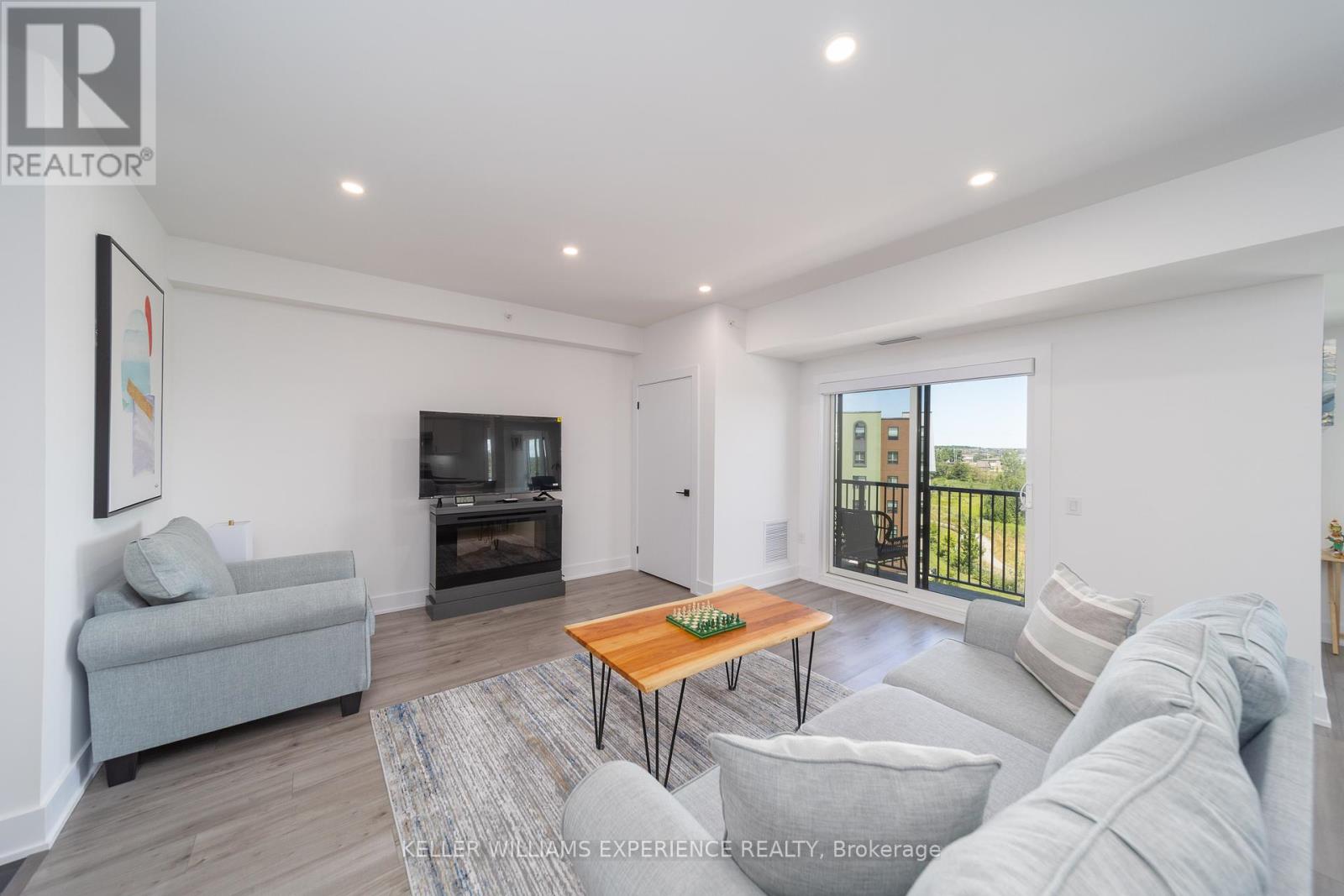 Property at 401 - 8 CULINARY LANE image 5