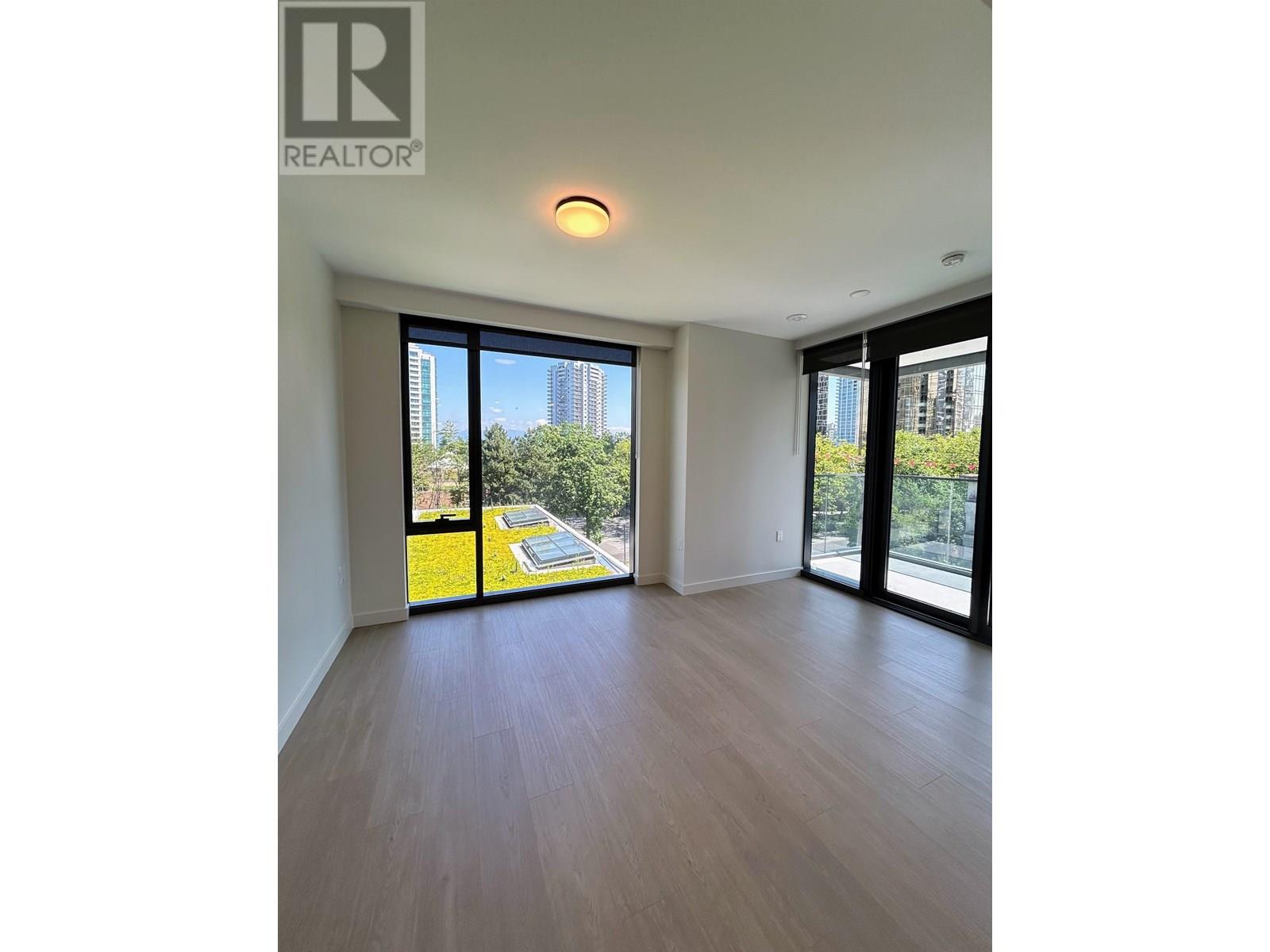 209 5987 Wilson Avenue, Burnaby, British Columbia  V5H 0L7 - Photo 3 - R3030210