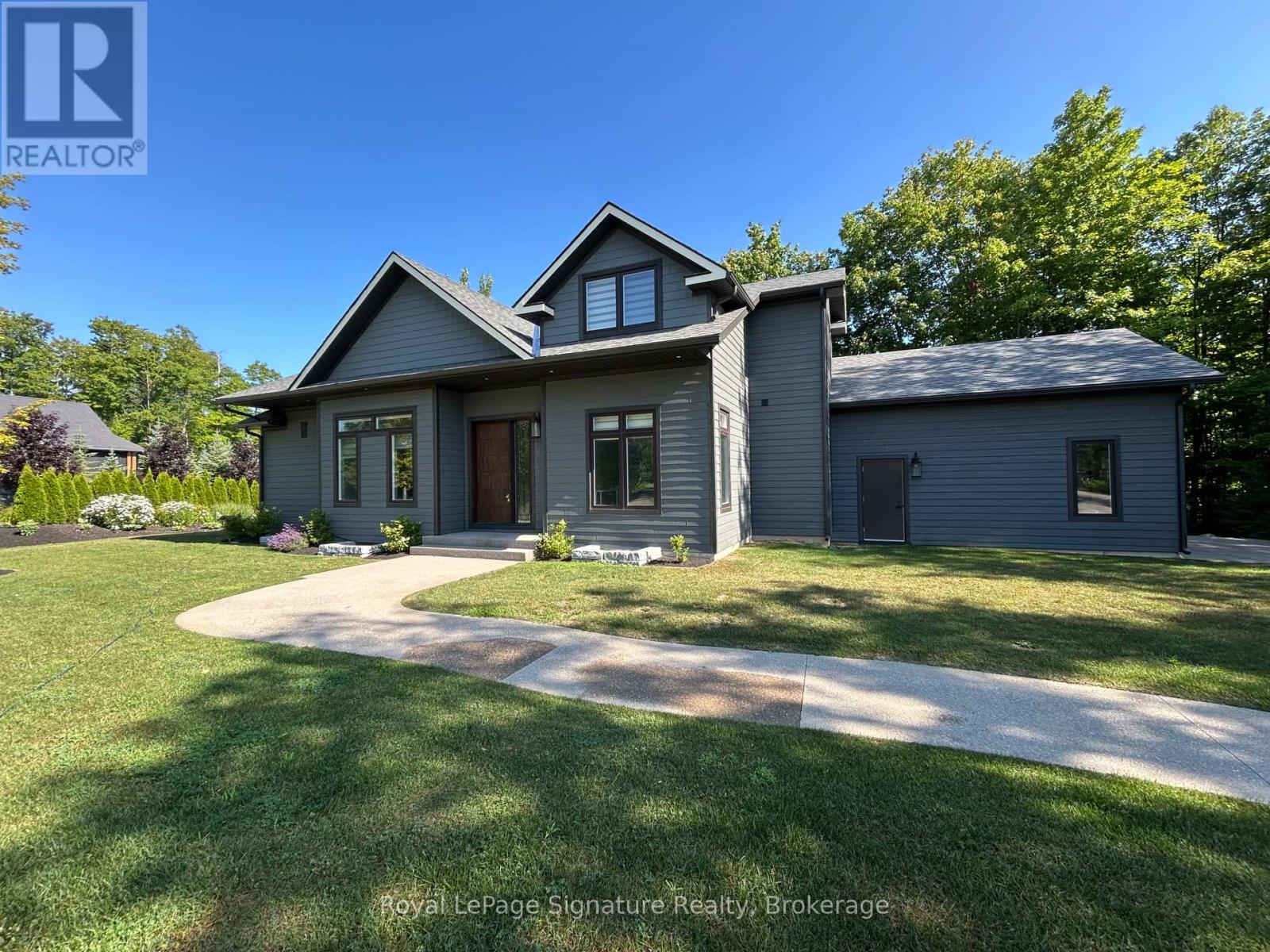 115 Rankin's Crescent, Blue Mountains, Ontario  N0H 2P0 - Photo 2 - X12128512