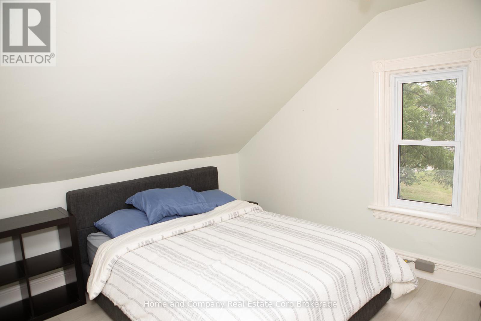 Upper - 25 William Street, Stratford, Ontario  N5A 4X9 - Photo 23 - X12304601