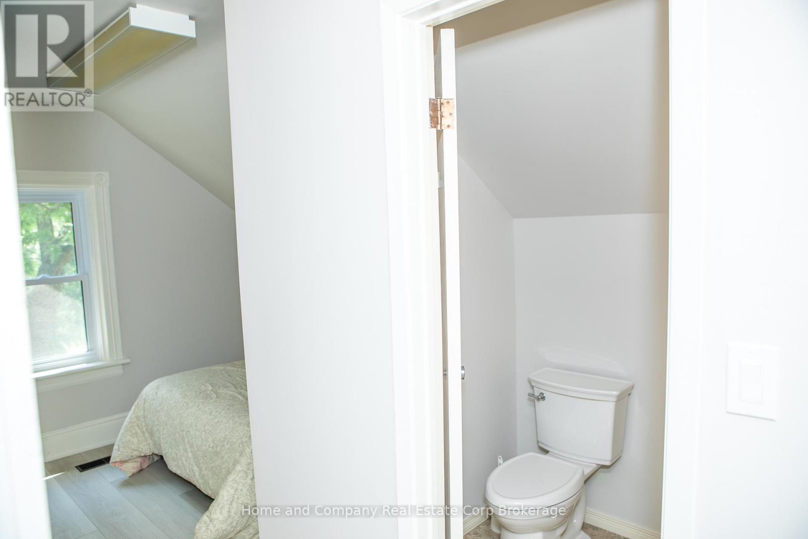 Upper - 25 William Street, Stratford, Ontario  N5A 4X9 - Photo 27 - X12304601