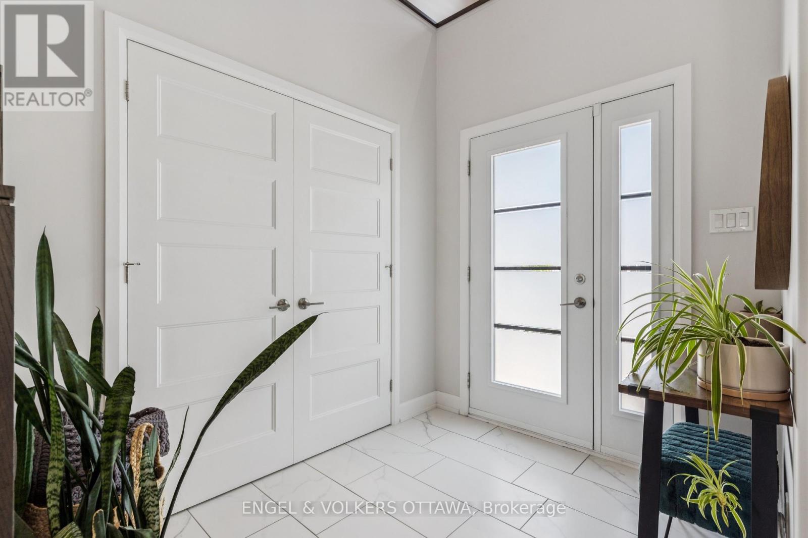Property at 529 LUCENT STREET image 3
