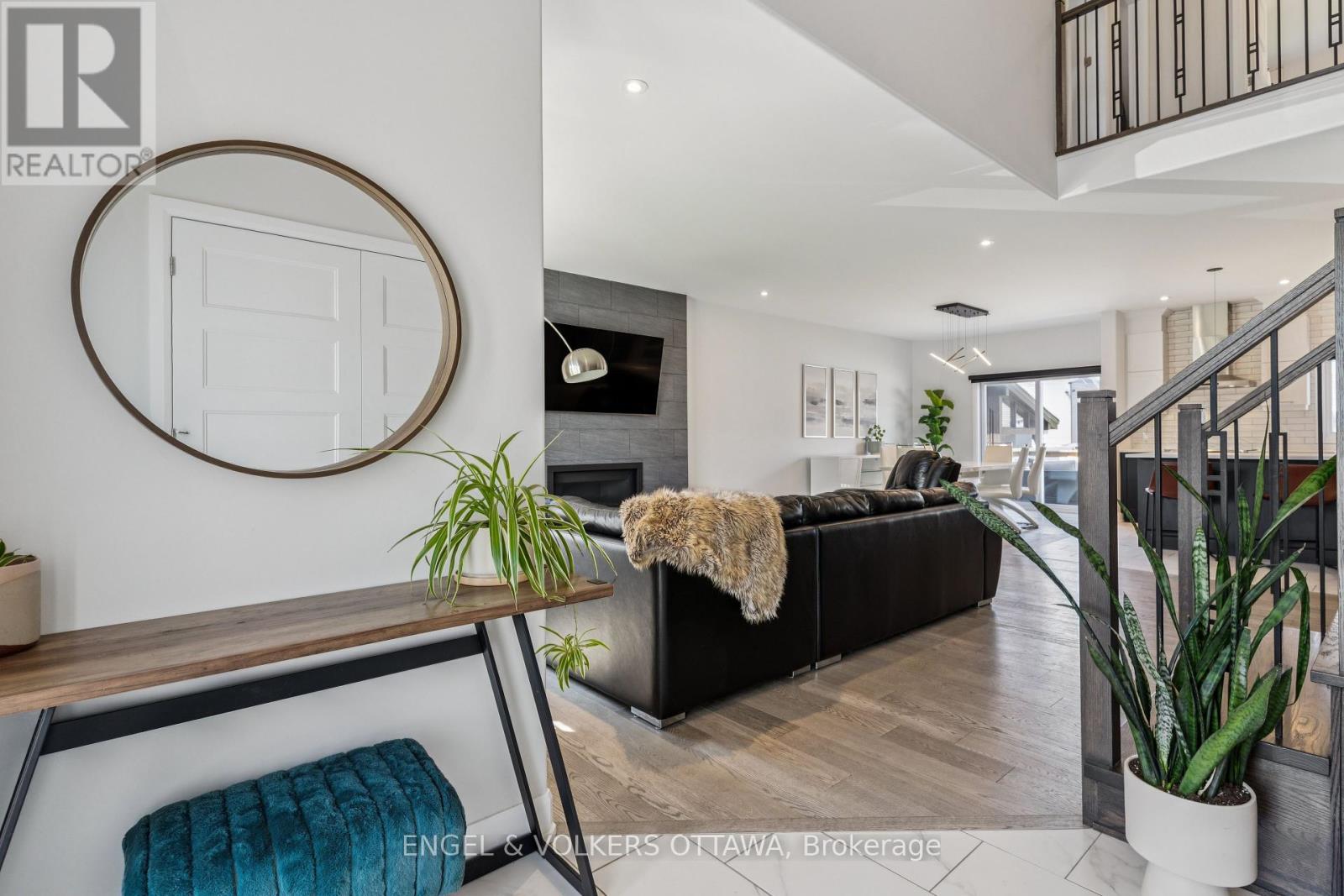 Property at 529 LUCENT STREET image 4