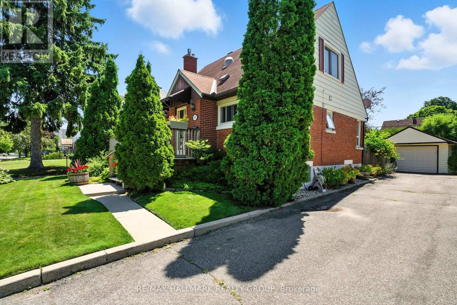 Property at 487 WOLFFDALE CRESCENT image 3