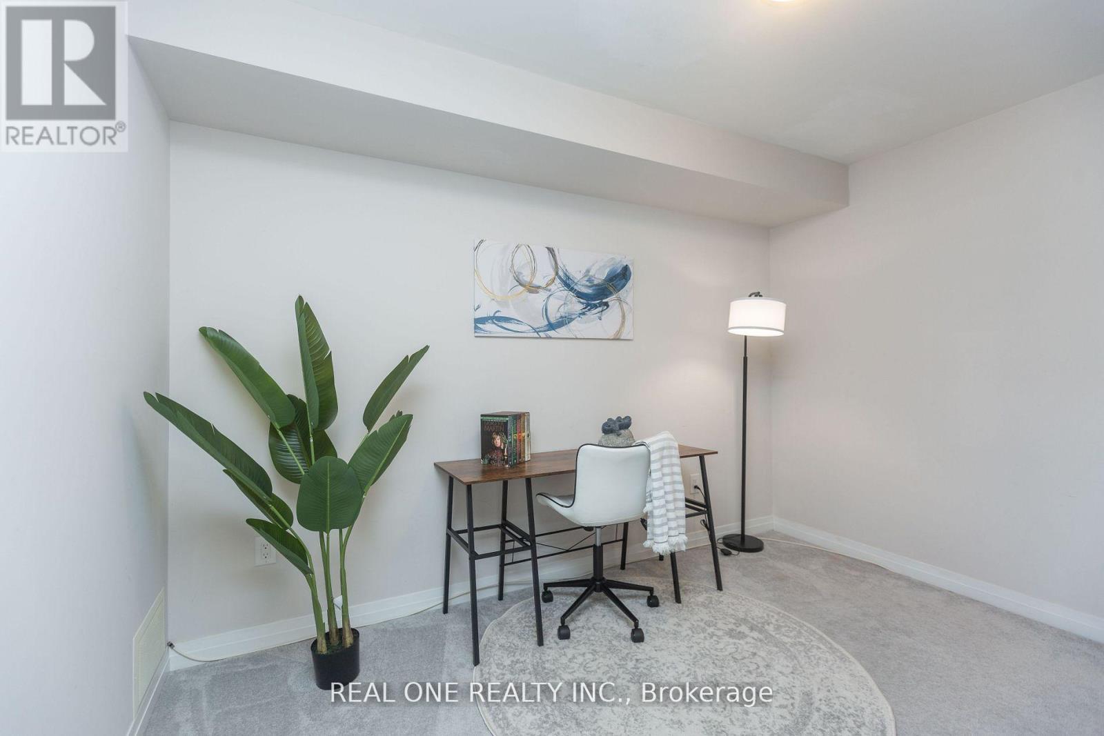 203 Downsview Park Boulevard, Toronto, Ontario  M3K 0C8 - Photo 10 - W12305286