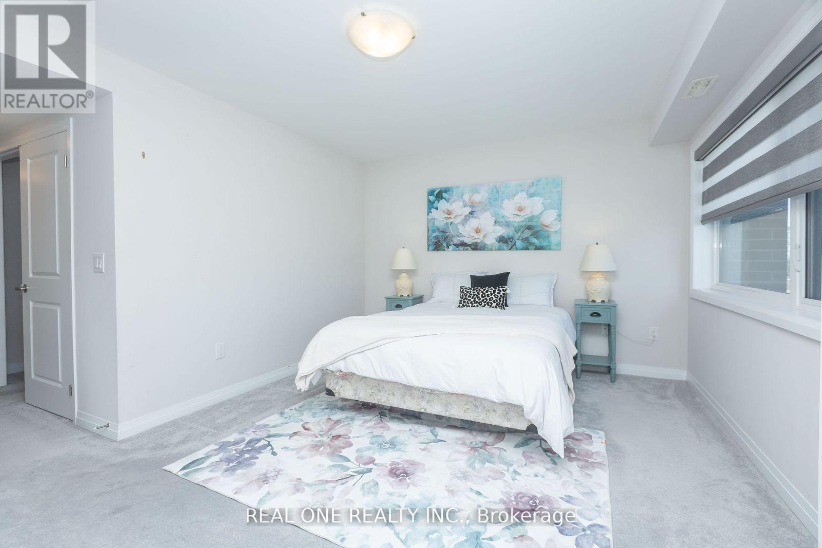 203 Downsview Park Boulevard, Toronto, Ontario  M3K 0C8 - Photo 16 - W12305286