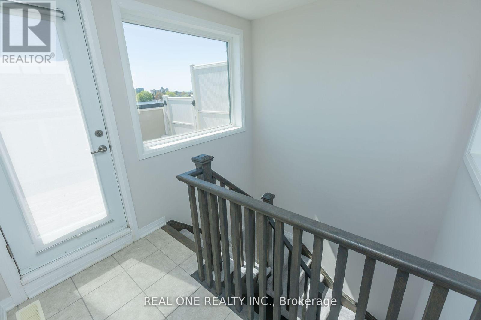 203 Downsview Park Boulevard, Toronto, Ontario  M3K 0C8 - Photo 18 - W12305286