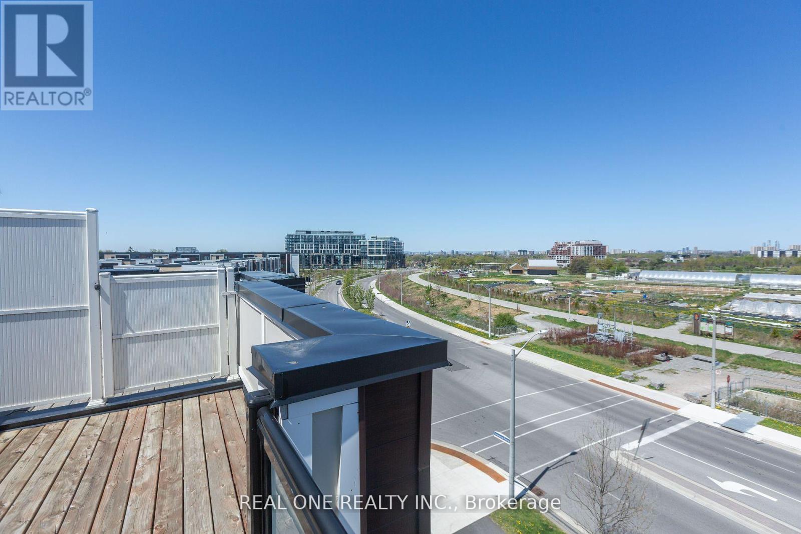 203 Downsview Park Boulevard, Toronto, Ontario  M3K 0C8 - Photo 19 - W12305286
