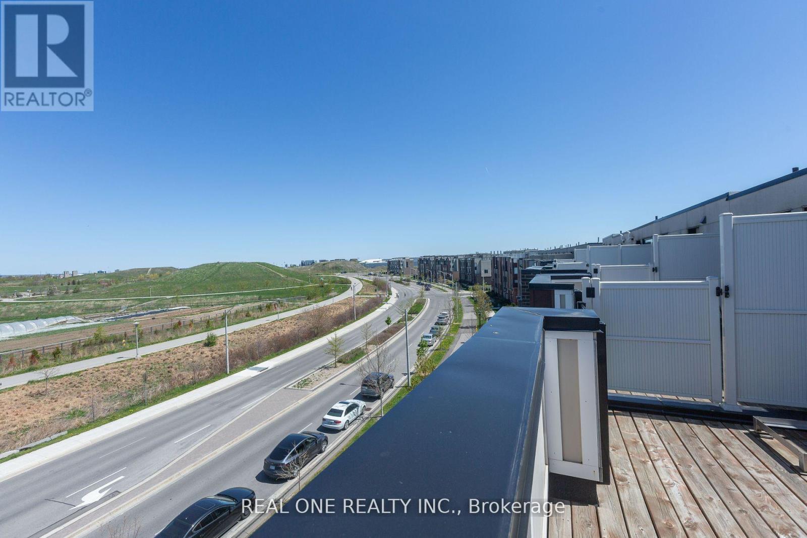 203 Downsview Park Boulevard, Toronto, Ontario  M3K 0C8 - Photo 20 - W12305286