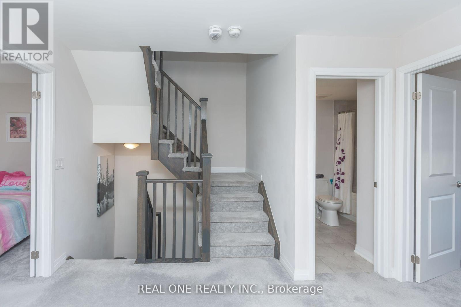 203 Downsview Park Boulevard, Toronto, Ontario  M3K 0C8 - Photo 7 - W12305286