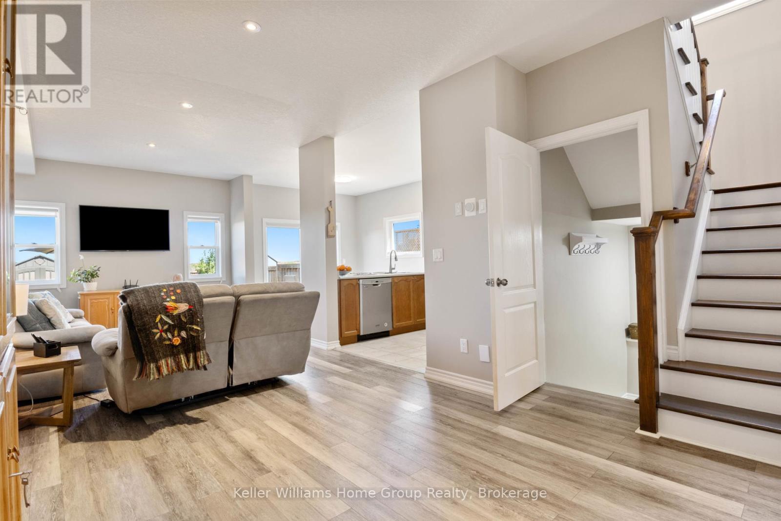 115 Courtney Street, Centre Wellington, Ontario  N1M 0E3 - Photo 4 - X12305372