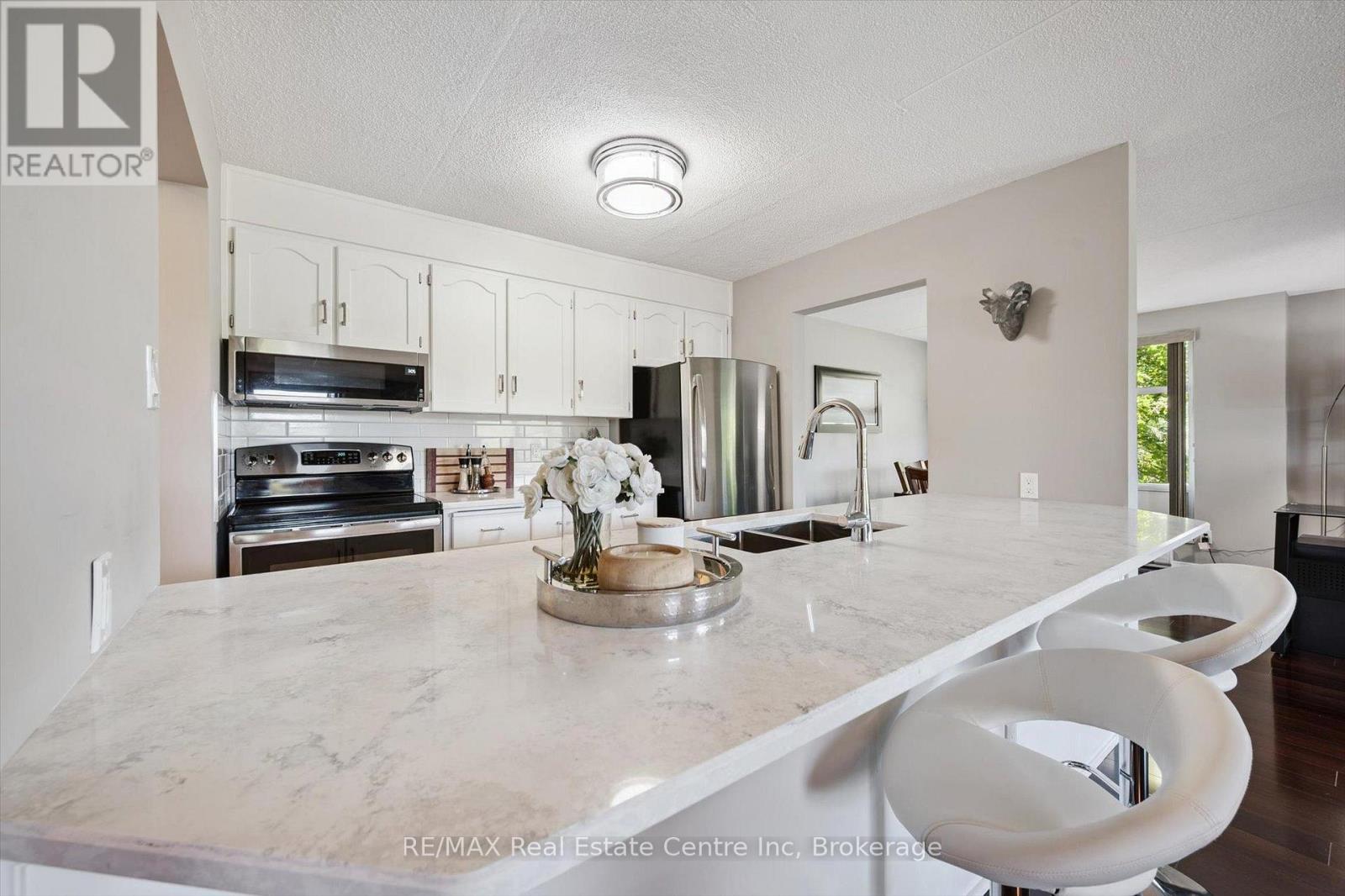 Property at 306 - 8 CHRISTOPHER COURT image 3