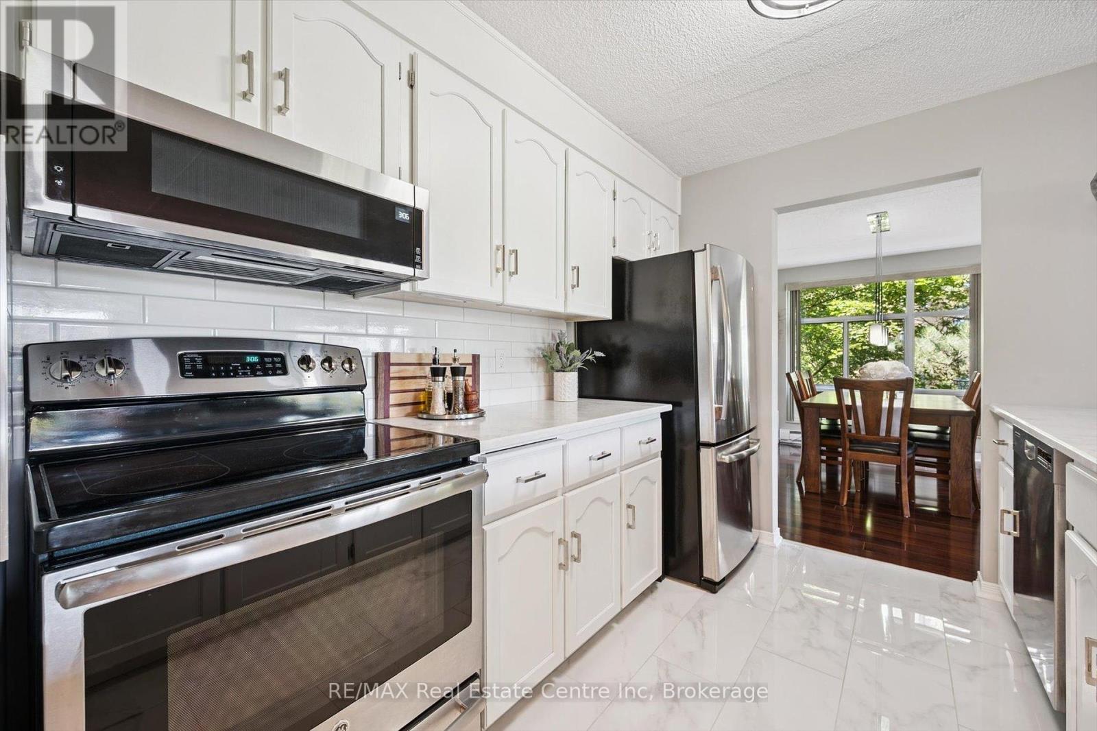 Property at 306 - 8 CHRISTOPHER COURT image 5