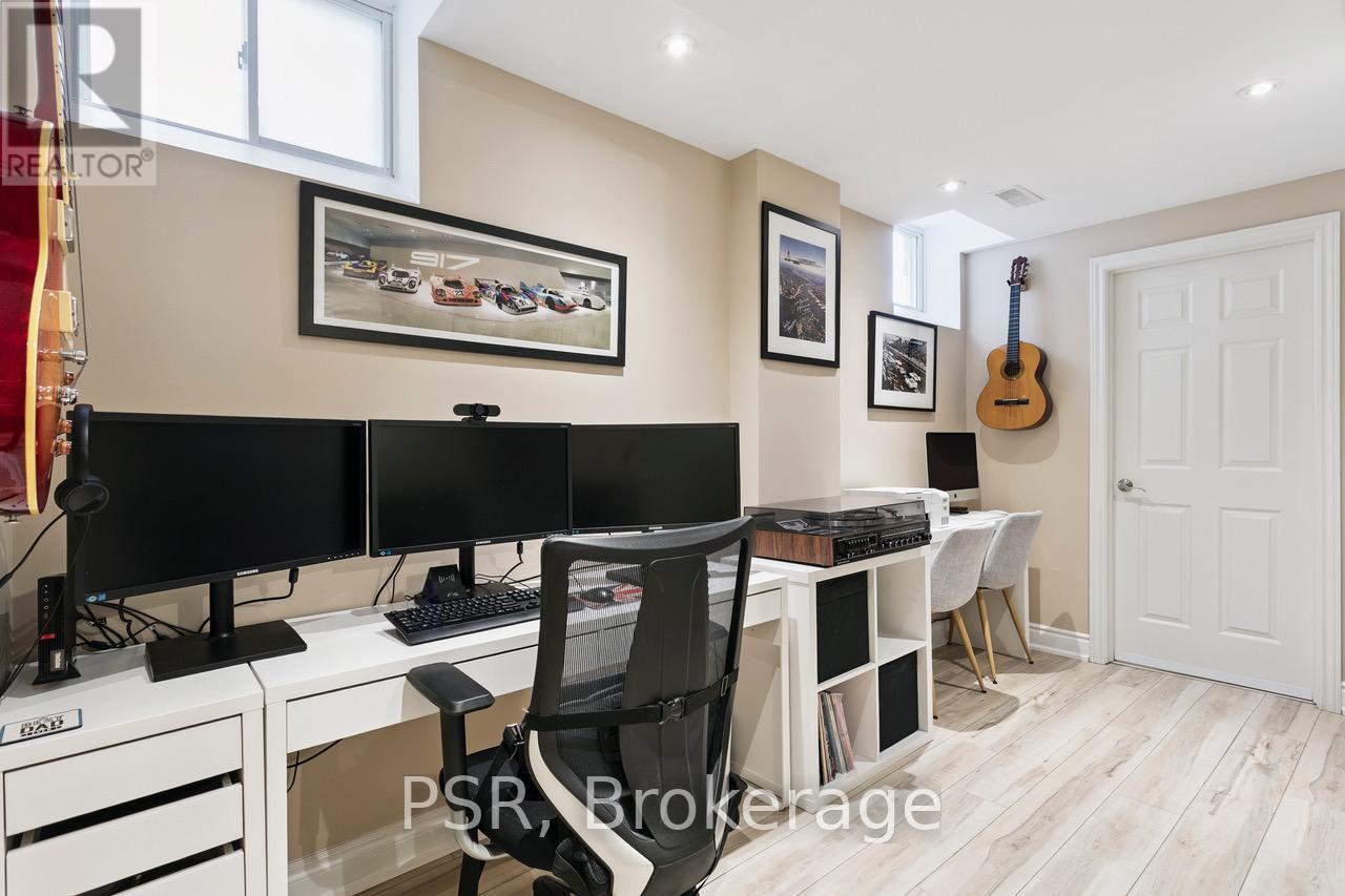 2136 Redstone Crescent, Oakville, Ontario  L6M 5B3 - Photo 35 - W12304957