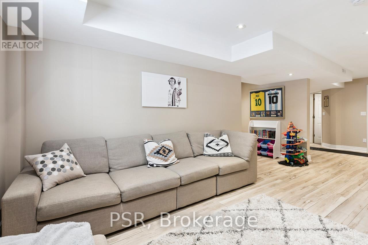 2136 Redstone Crescent, Oakville, Ontario  L6M 5B3 - Photo 32 - W12304957