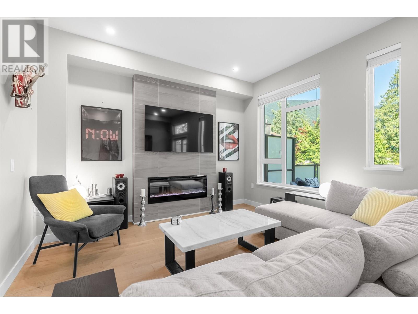 4676 Capilano Road, North Vancouver, British Columbia  V7R 4K3 - Photo 5 - R3030425