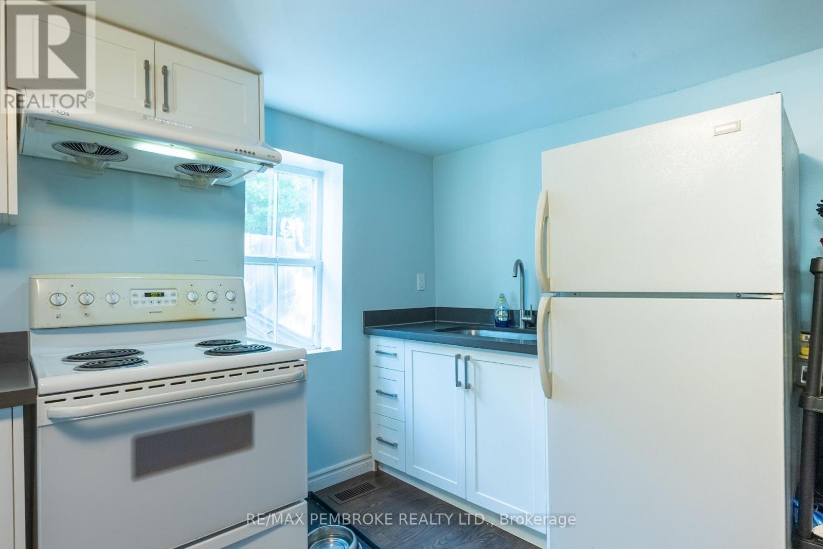 535 Moffat Street, Pembroke, Ontario  K8A 3Y2 - Photo 12 - X12305338