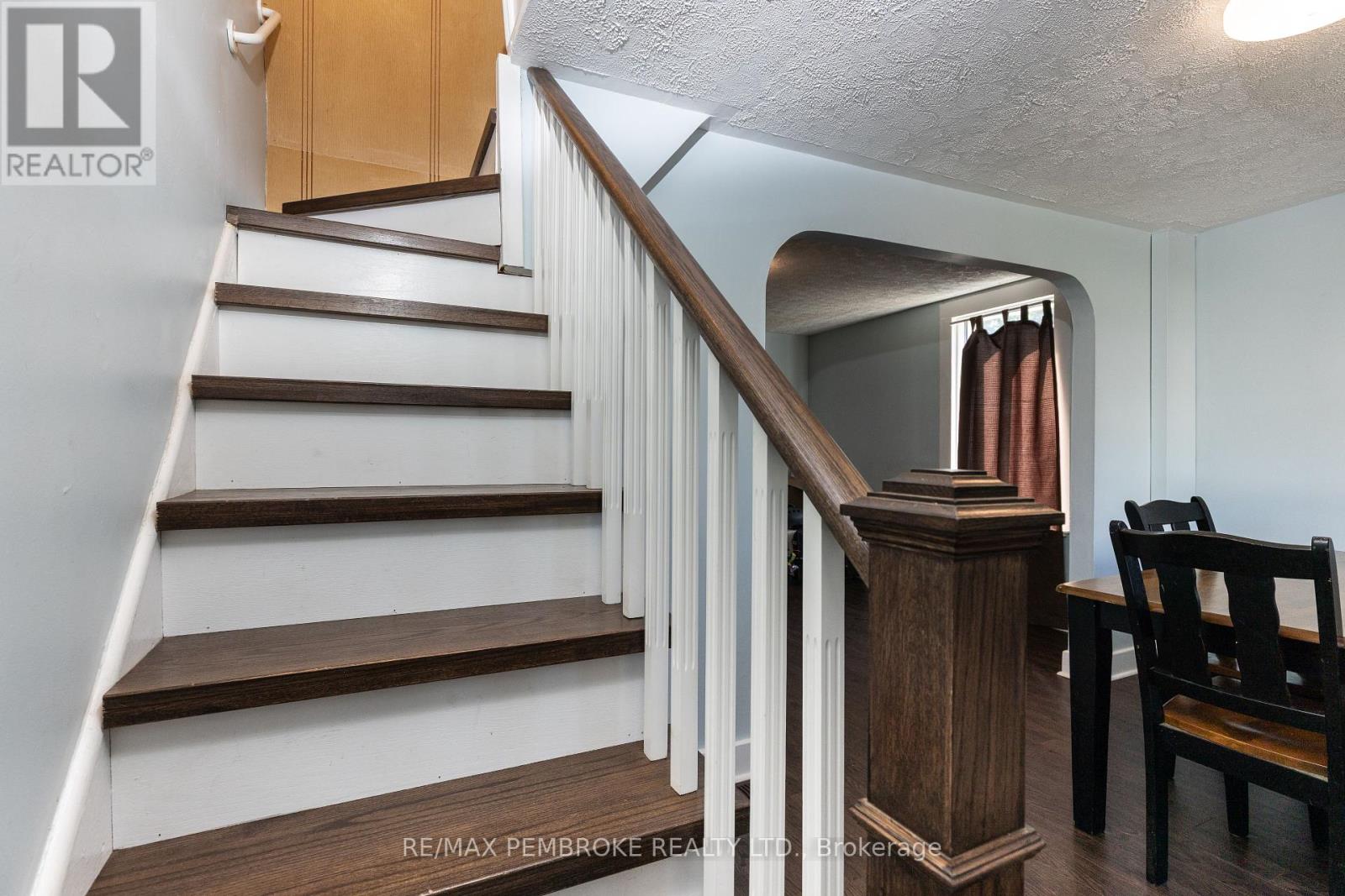 535 Moffat Street, Pembroke, Ontario  K8A 3Y2 - Photo 13 - X12305338