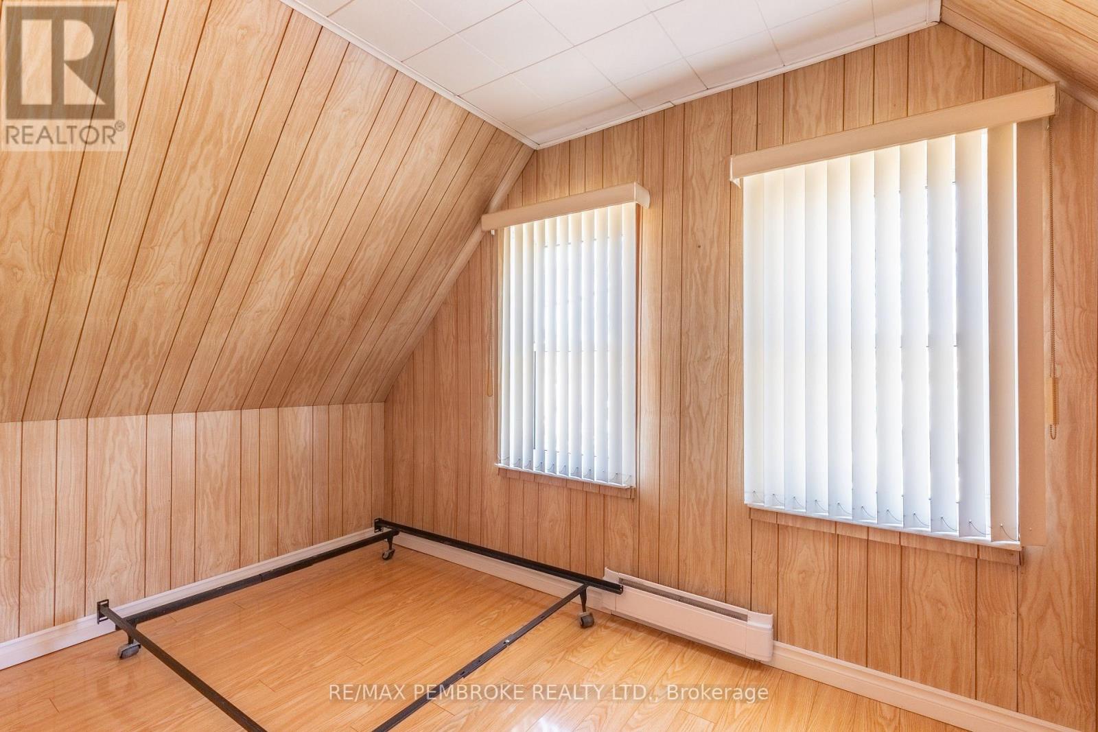 535 Moffat Street, Pembroke, Ontario  K8A 3Y2 - Photo 14 - X12305338