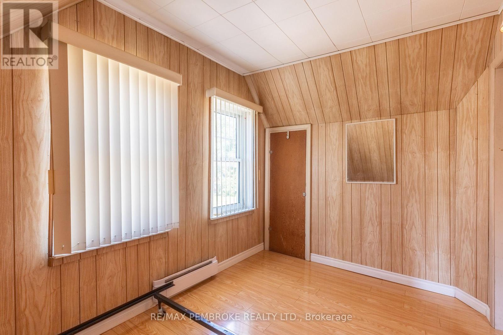 535 Moffat Street, Pembroke, Ontario  K8A 3Y2 - Photo 15 - X12305338