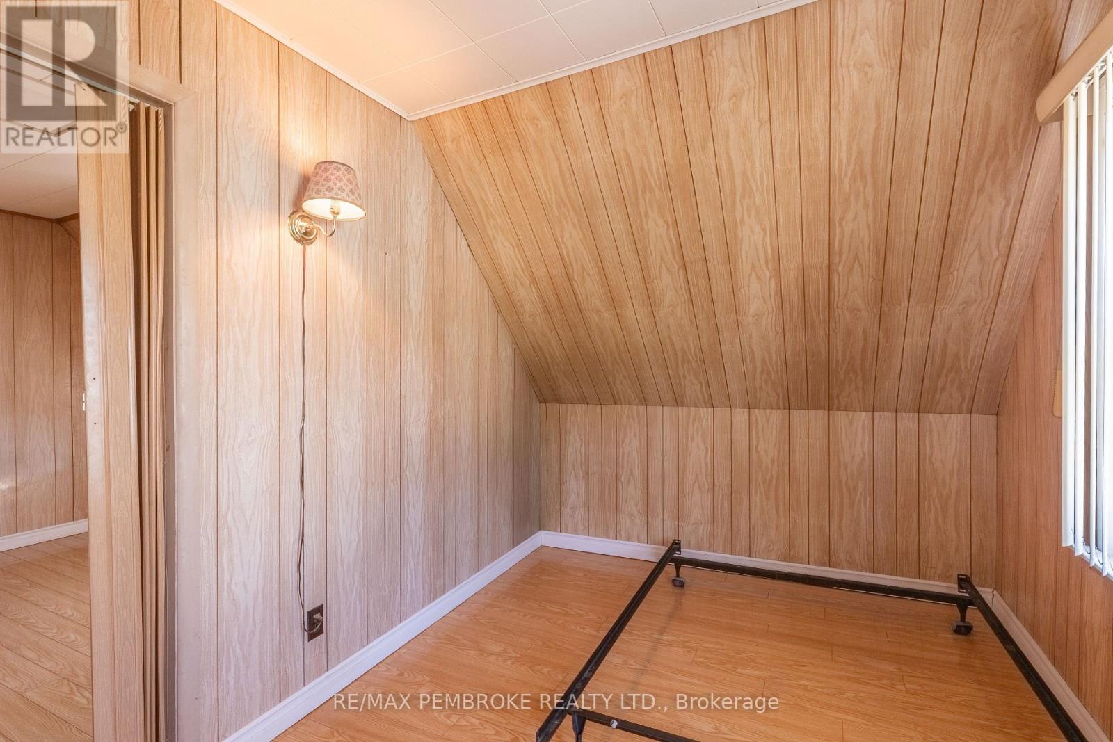 535 Moffat Street, Pembroke, Ontario  K8A 3Y2 - Photo 16 - X12305338