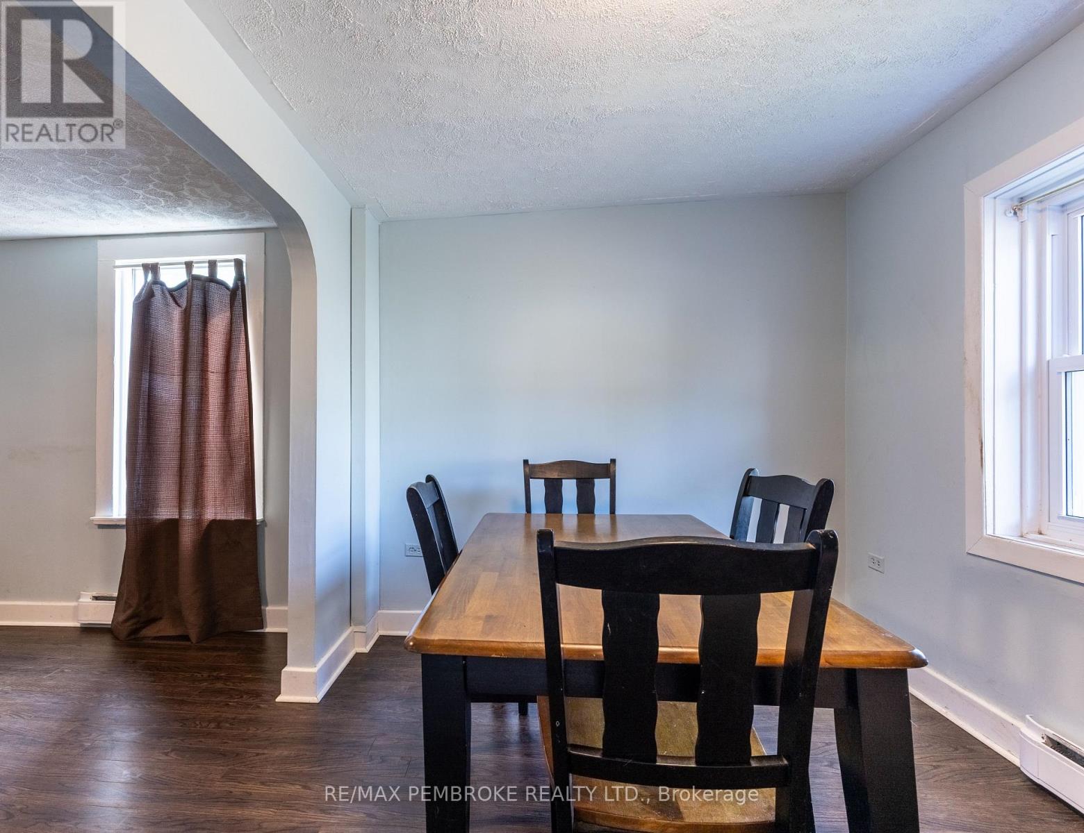 535 Moffat Street, Pembroke, Ontario  K8A 3Y2 - Photo 3 - X12305338