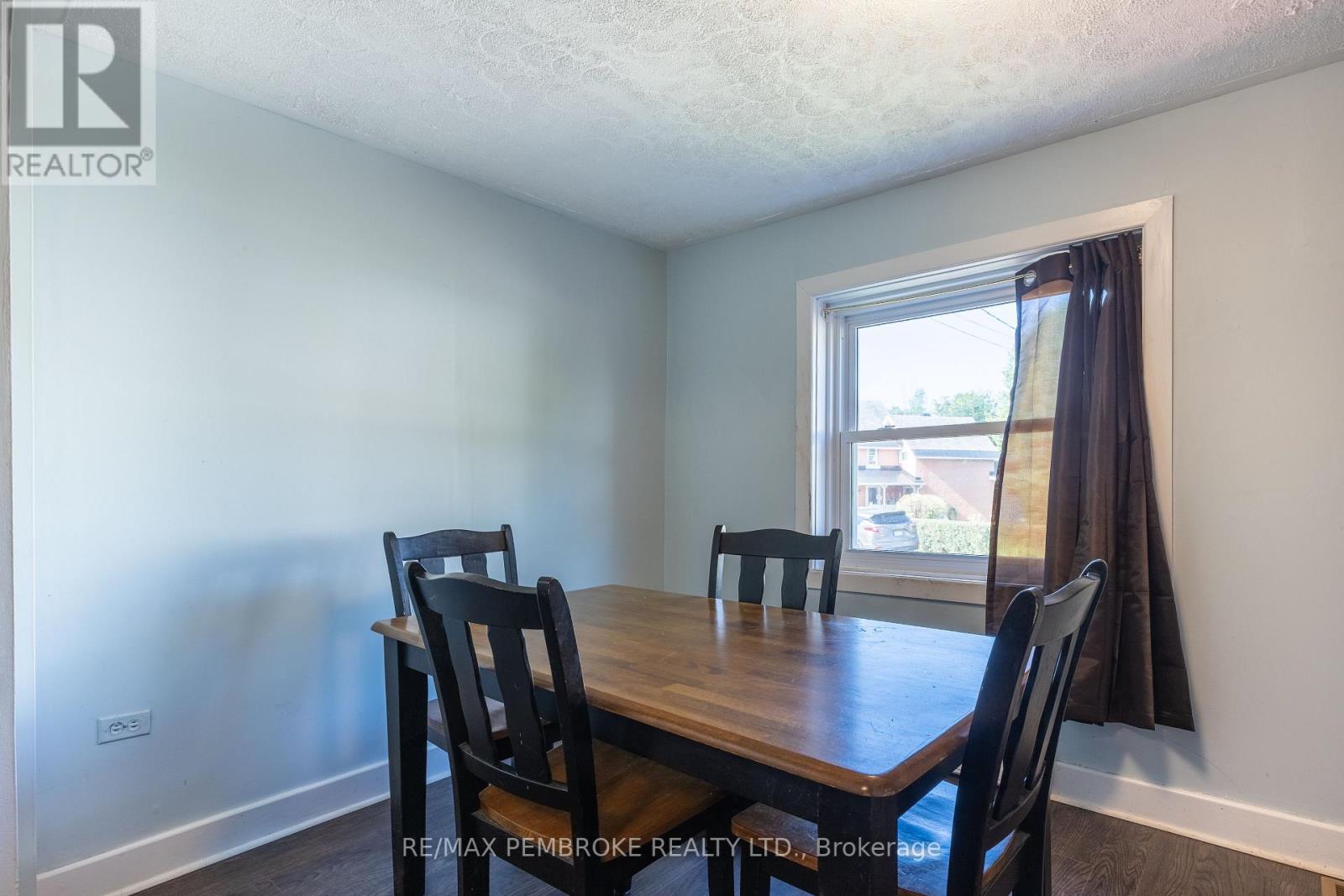 535 Moffat Street, Pembroke, Ontario  K8A 3Y2 - Photo 6 - X12305338
