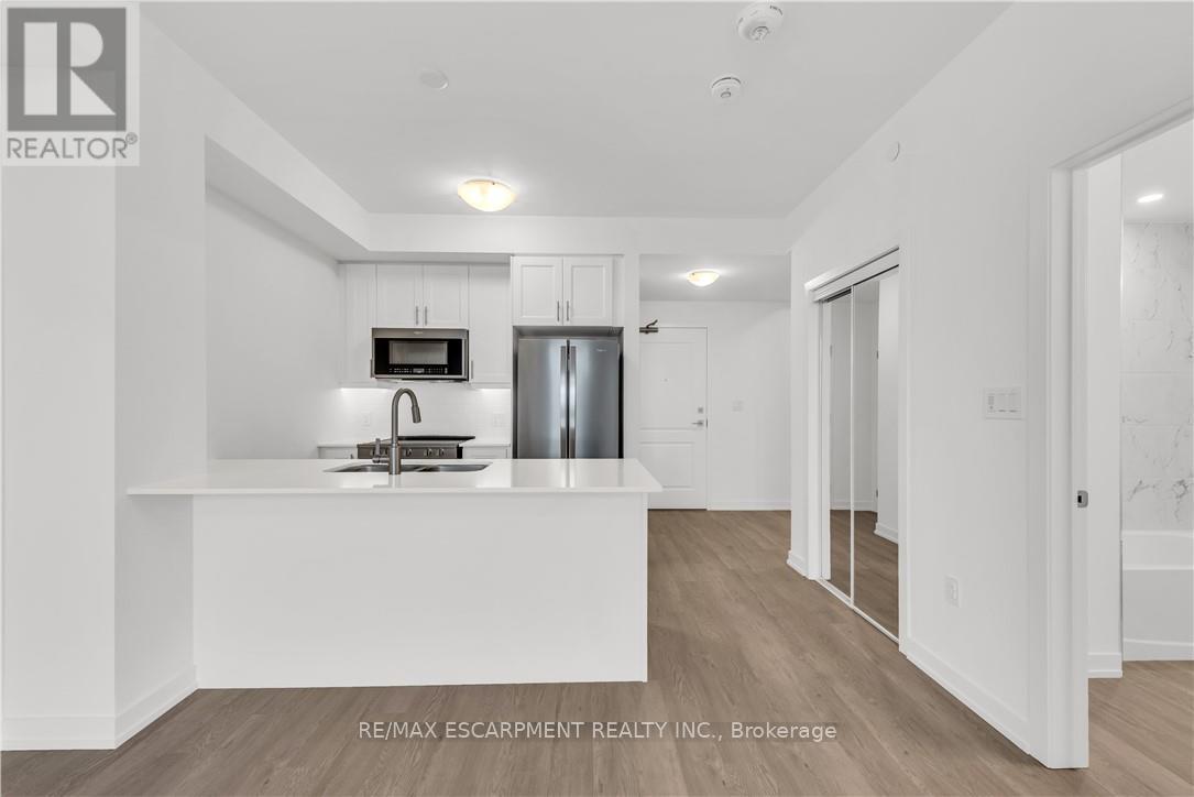 335 - 10 Mallard Trail, Hamilton, Ontario  L8B 2A7 - Photo 8 - X12305315