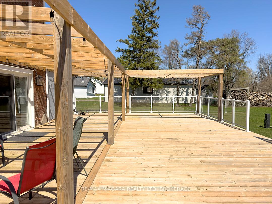1561 North Shore Drive E, Haldimand, Ontario  N0A 1K0 - Photo 38 - X12117917