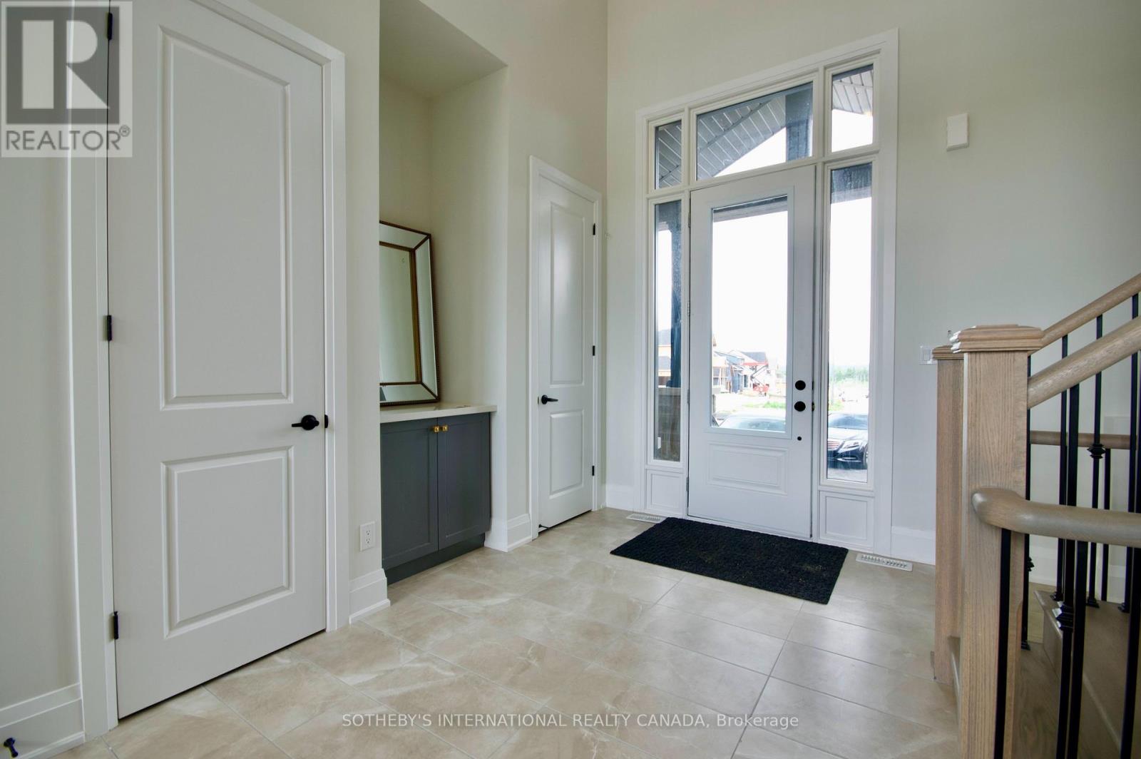 128 William Crisp Drive, Caledon, Ontario  L7K 1N3 - Photo 4 - W12240799