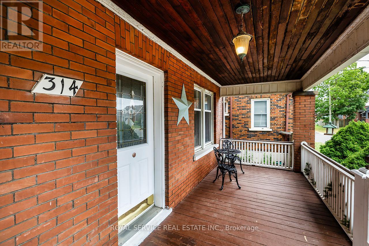 Property at 314 GLIDDON AVENUE image 4