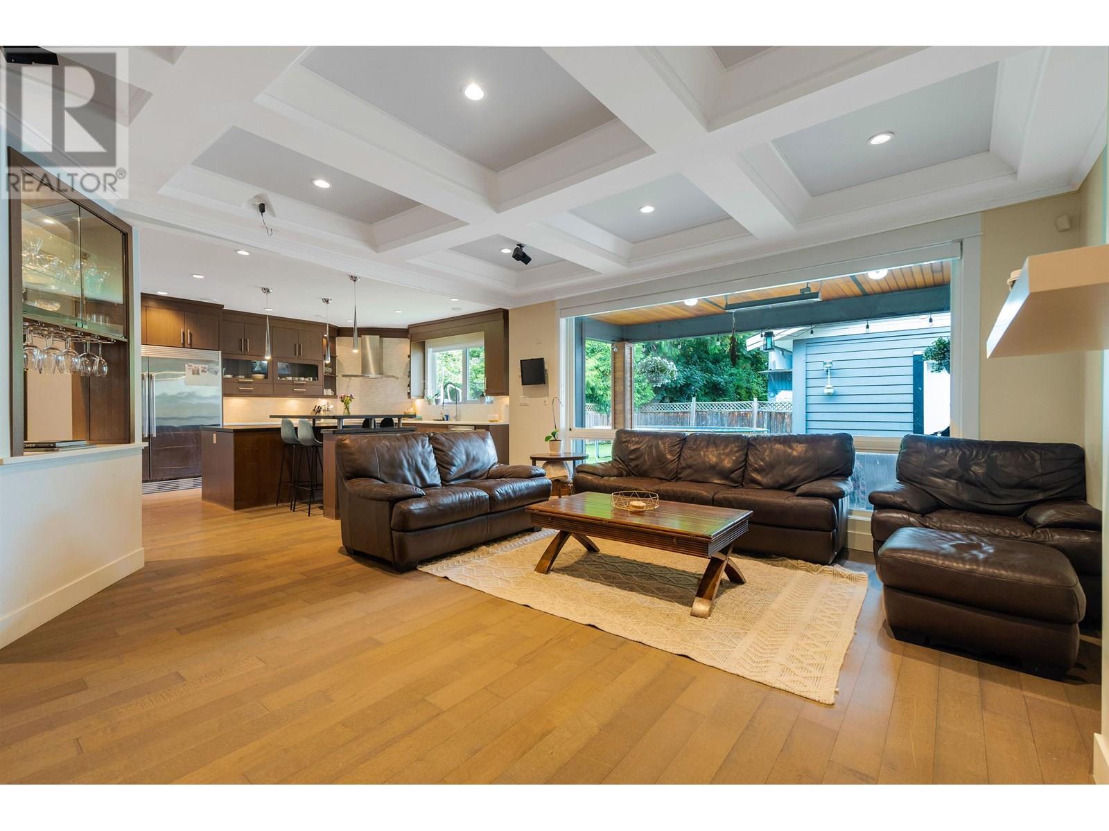Property at 5252 LYNN PLACE image 2