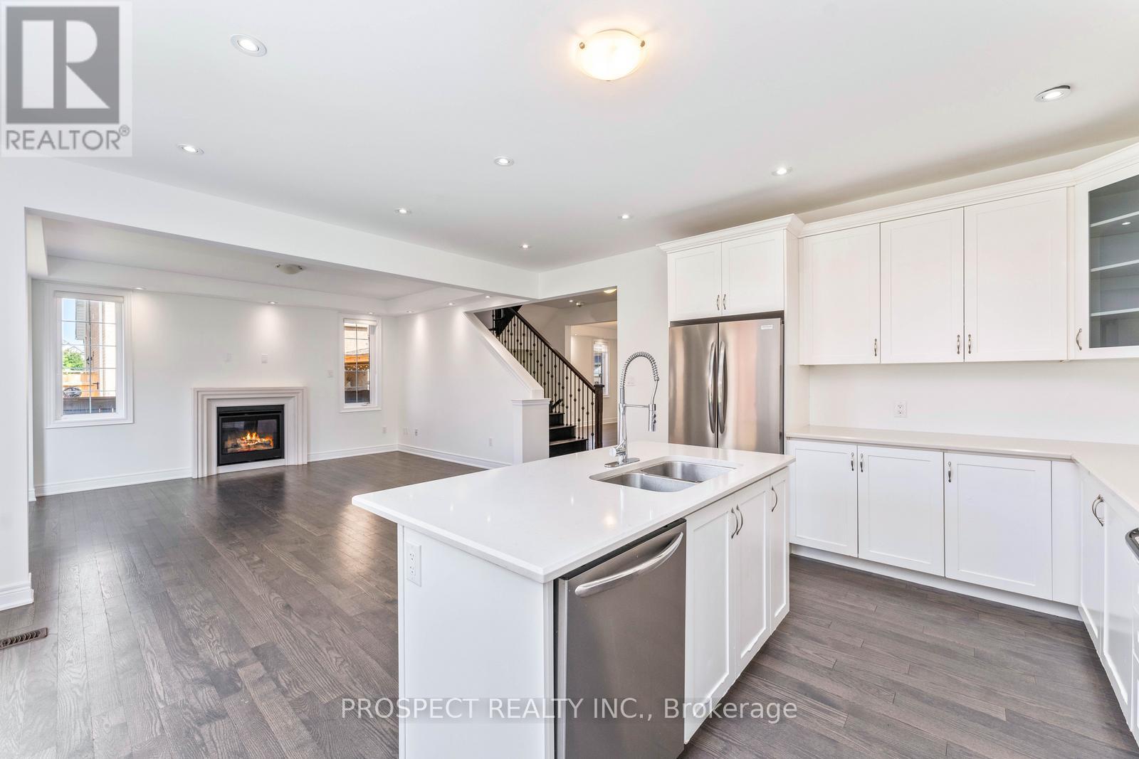 15 Lyle Way, Brampton, Ontario  L6X 5P8 - Photo 17 - W12305346