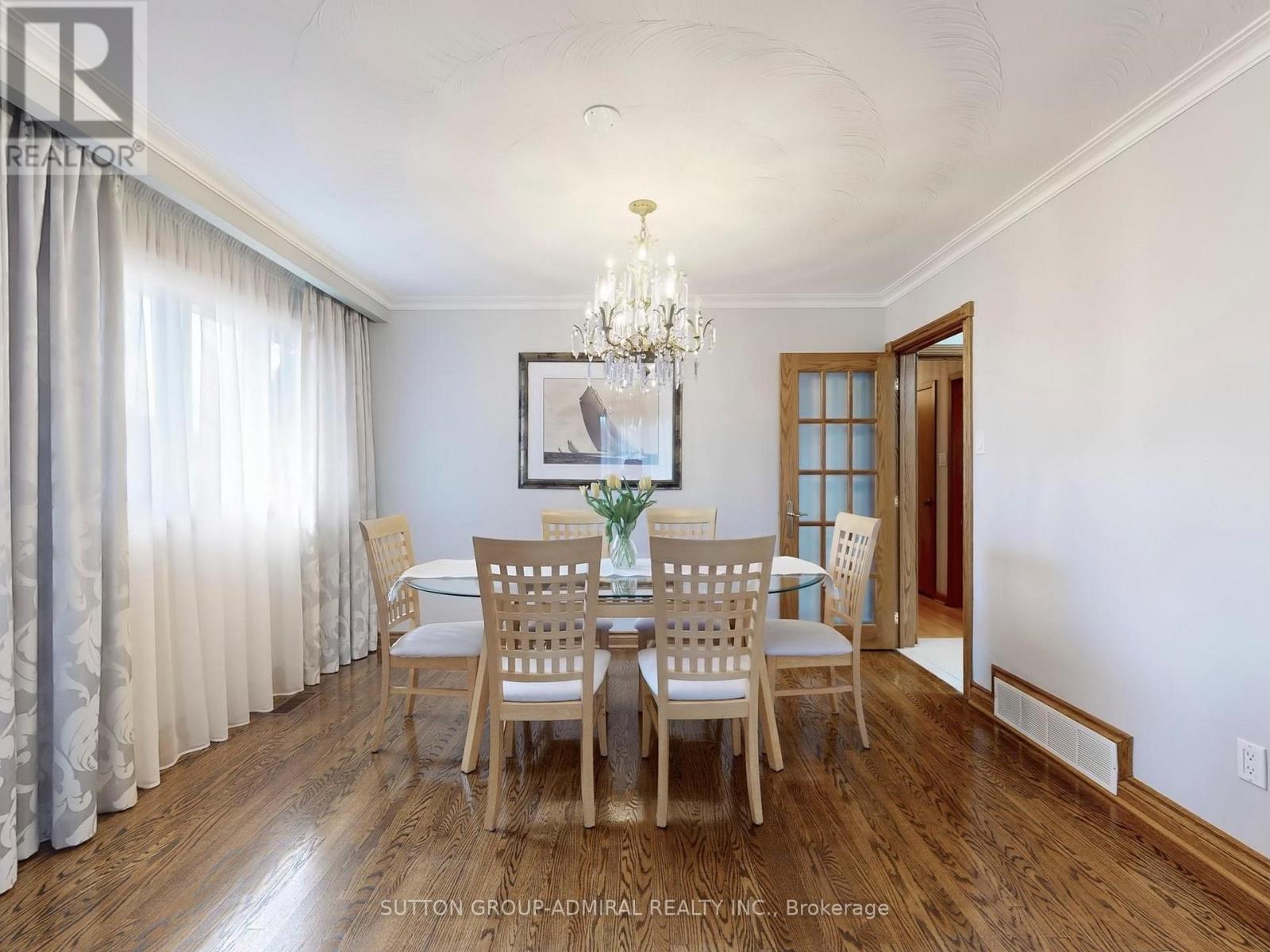 36 Bluehaven Crescent, Toronto, Ontario  M9M 1W5 - Photo 10 - W12305431