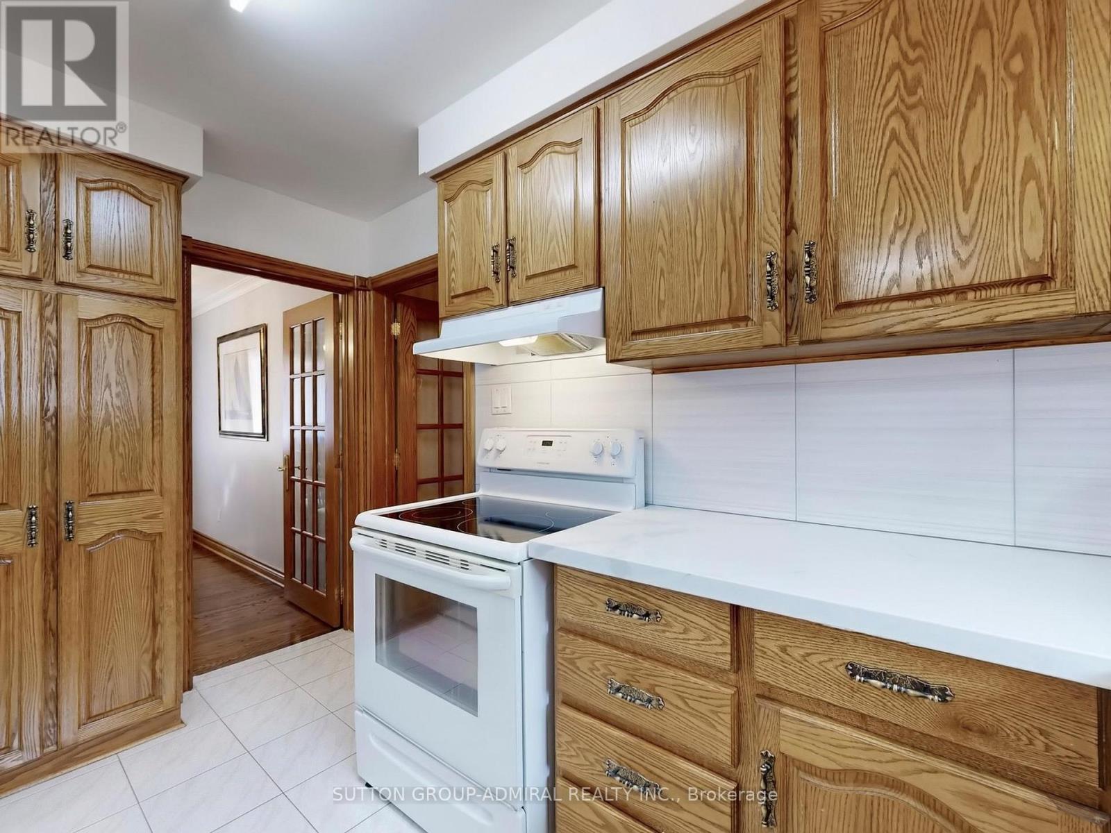 36 Bluehaven Crescent, Toronto, Ontario  M9M 1W5 - Photo 16 - W12305431