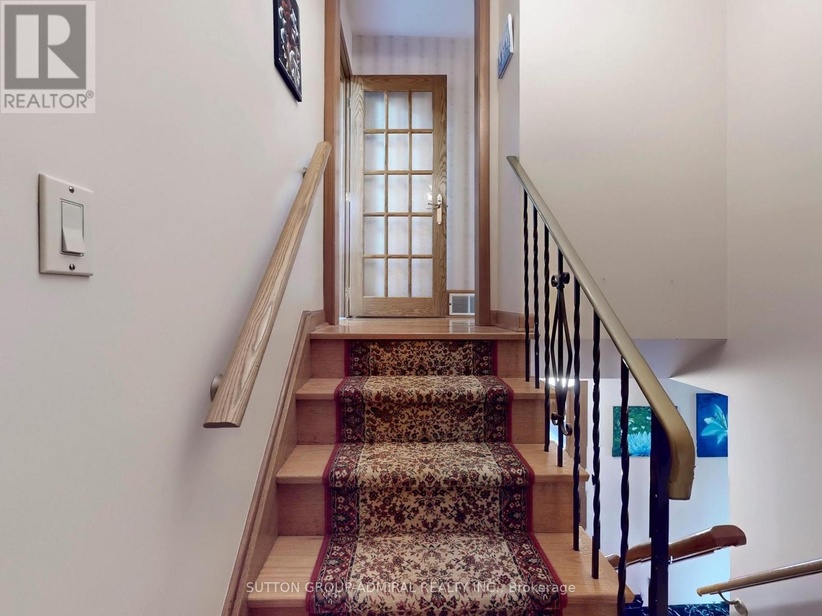 36 Bluehaven Crescent, Toronto, Ontario  M9M 1W5 - Photo 19 - W12305431